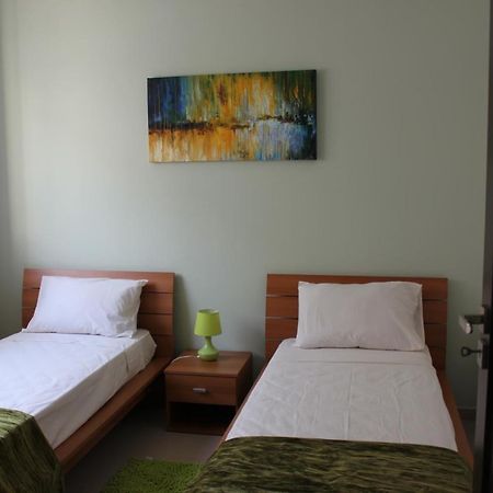 Sunny 2 Bedroom, 2 Bathrooms, Seaside Apt. Sliema Dış mekan fotoğraf