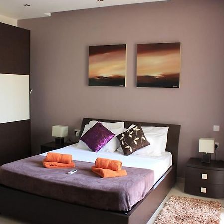 Sunny 2 Bedroom, 2 Bathrooms, Seaside Apt. Sliema Dış mekan fotoğraf