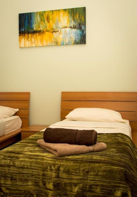Sunny 2 Bedroom, 2 Bathrooms, Seaside Apt. Sliema Dış mekan fotoğraf