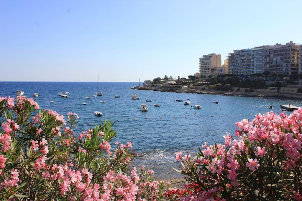 Sunny 2 Bedroom, 2 Bathrooms, Seaside Apt. Sliema Dış mekan fotoğraf