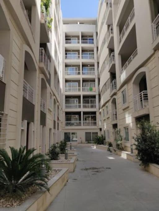 Sunny 2 Bedroom, 2 Bathrooms, Seaside Apt. Sliema Dış mekan fotoğraf