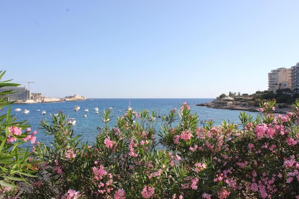 Sunny 2 Bedroom, 2 Bathrooms, Seaside Apt. Sliema Dış mekan fotoğraf