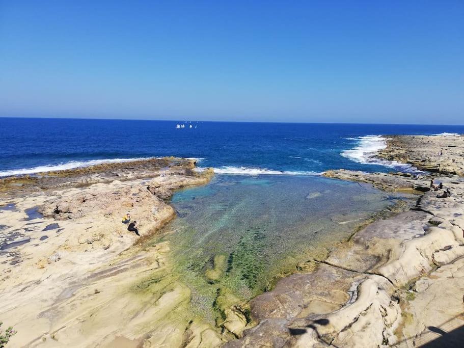 Sunny 2 Bedroom, 2 Bathrooms, Seaside Apt. Sliema Dış mekan fotoğraf