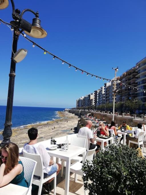 Sunny 2 Bedroom, 2 Bathrooms, Seaside Apt. Sliema Dış mekan fotoğraf