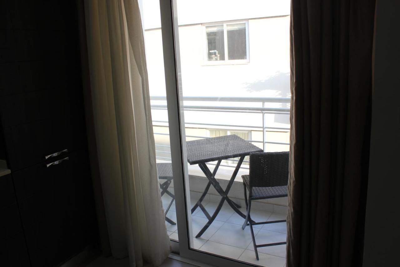 Sunny 2 Bedroom, 2 Bathrooms, Seaside Apt. Sliema Dış mekan fotoğraf